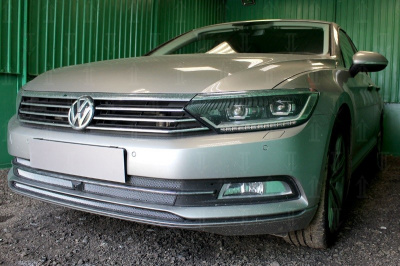 Volkswagen Passat (15–) Защита радиатора, хром (3 части) с фронтальной камерой ( B8 1.8 TSI)